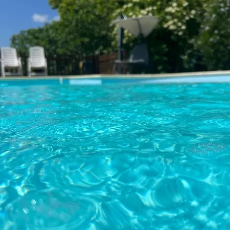 Casa de Férias La Colline De Tilleul - Les Tilleuls - 4 Star Rated - Stunning With Pool Near Aubeterre In Idyllic Location *