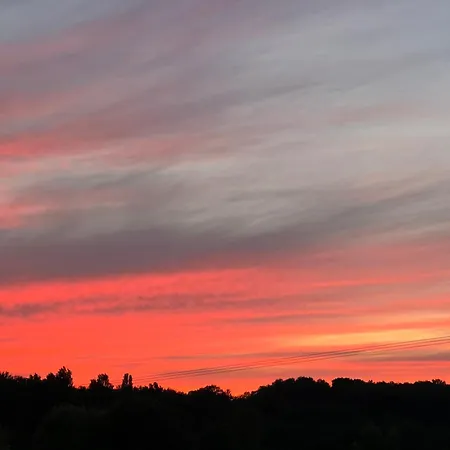 Casa de Férias La Colline De Tilleul - Les Tilleuls - 4 Star Rated - Stunning With Pool Near Aubeterre In Idyllic Location Saint-Romain (Charente)