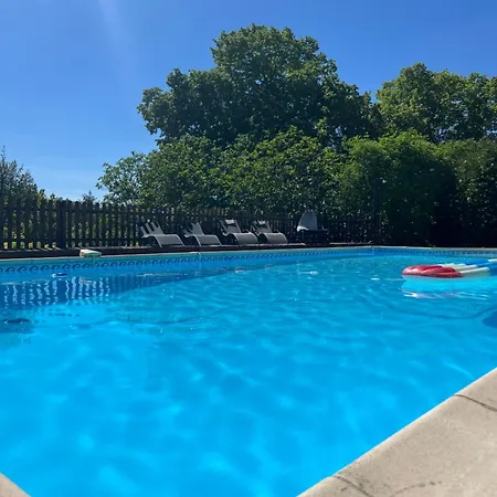 La Colline De Tilleul - Les Tilleuls - 4 Star Rated - Stunning With Pool Near Aubeterre In Idyllic Location