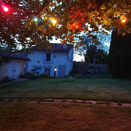 La Colline De Tilleul - Les Tilleuls - 4 Star Rated - Stunning With Pool Near Aubeterre In Idyllic Location * Saint-Romain (Charente)