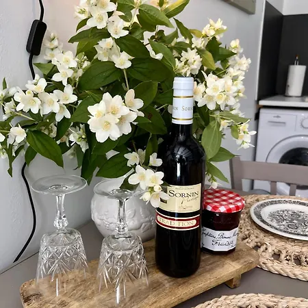 Casa de Férias La Colline De Tilleul - Les Tilleuls - 4 Star Rated - Stunning With Pool Near Aubeterre In Idyllic Location *