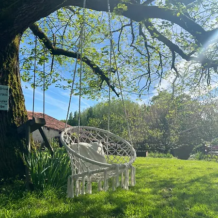 Casa de Férias La Colline De Tilleul - Les Tilleuls - 4 Star Rated - Stunning With Pool Near Aubeterre In Idyllic Location