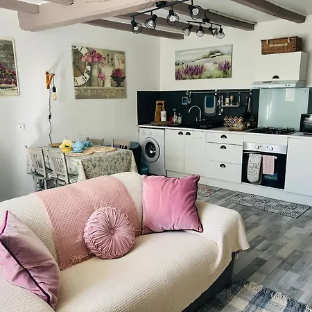La Colline De Tilleul - Les Tilleuls - 4 Star Rated - Stunning With Pool Near Aubeterre In Idyllic Location