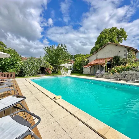 La Colline De Tilleul - Les Tilleuls - 4 Star Rated - Stunning With Pool Near Aubeterre In Idyllic Location